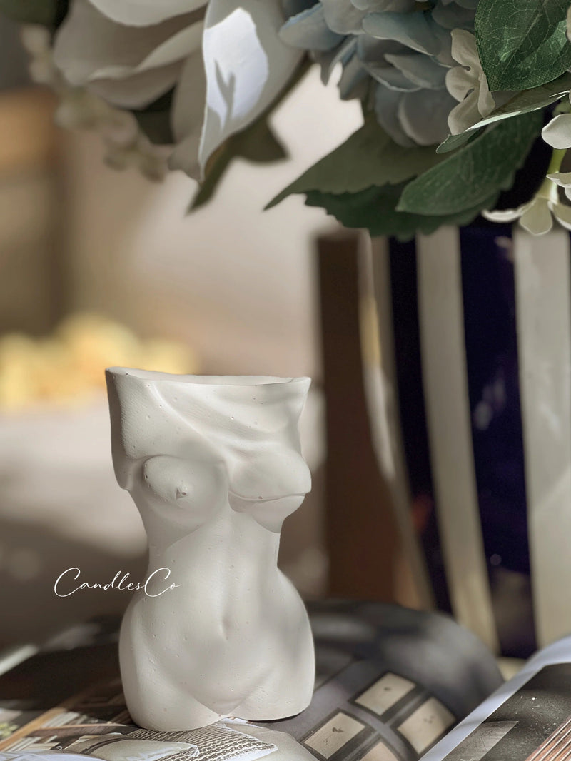 Undress Body Vase | White