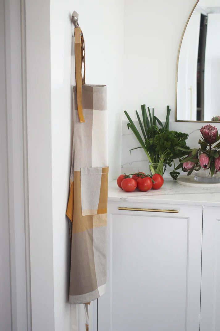 Raine & Humble | Giant Check Apron