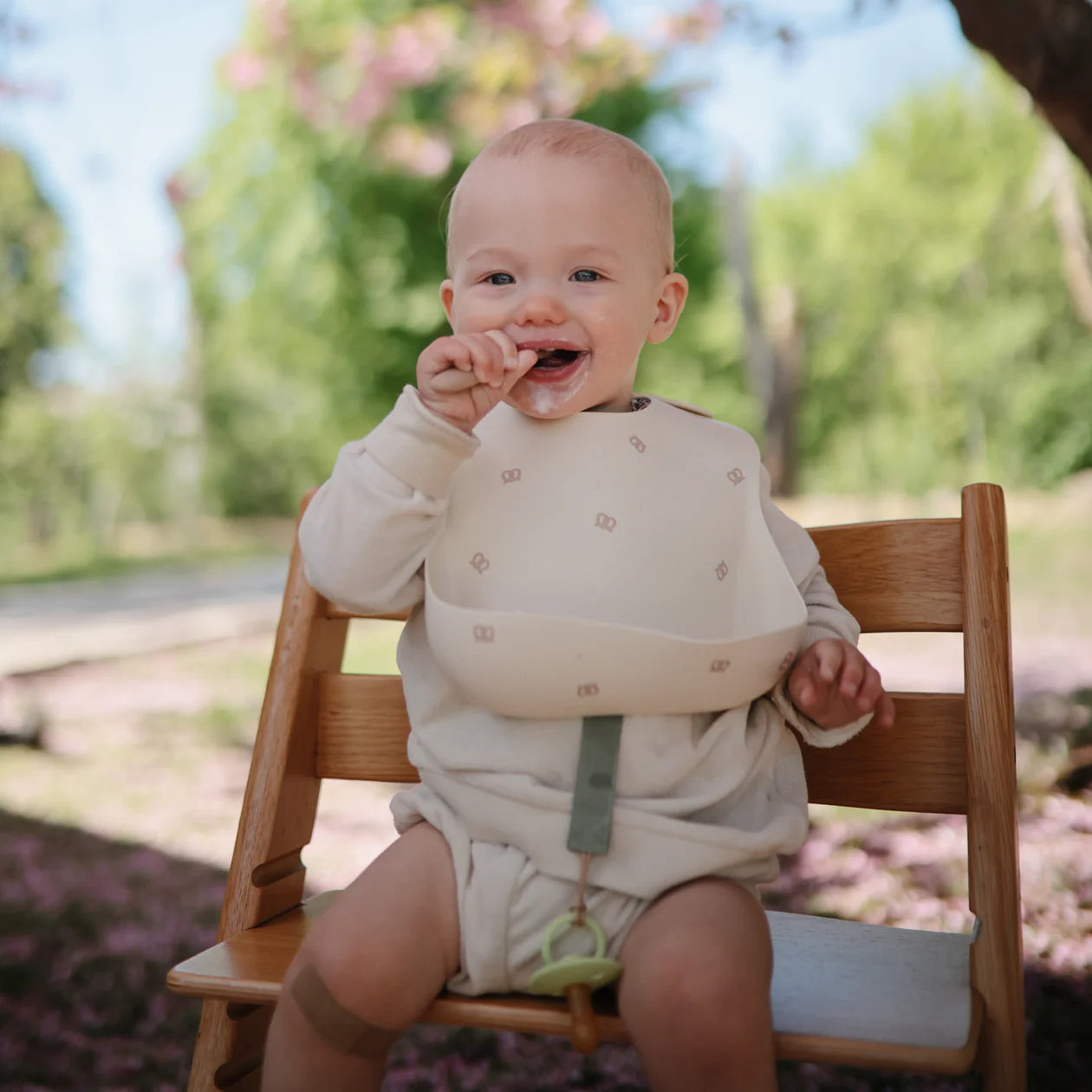 Mushie | Silicone Baby Bib