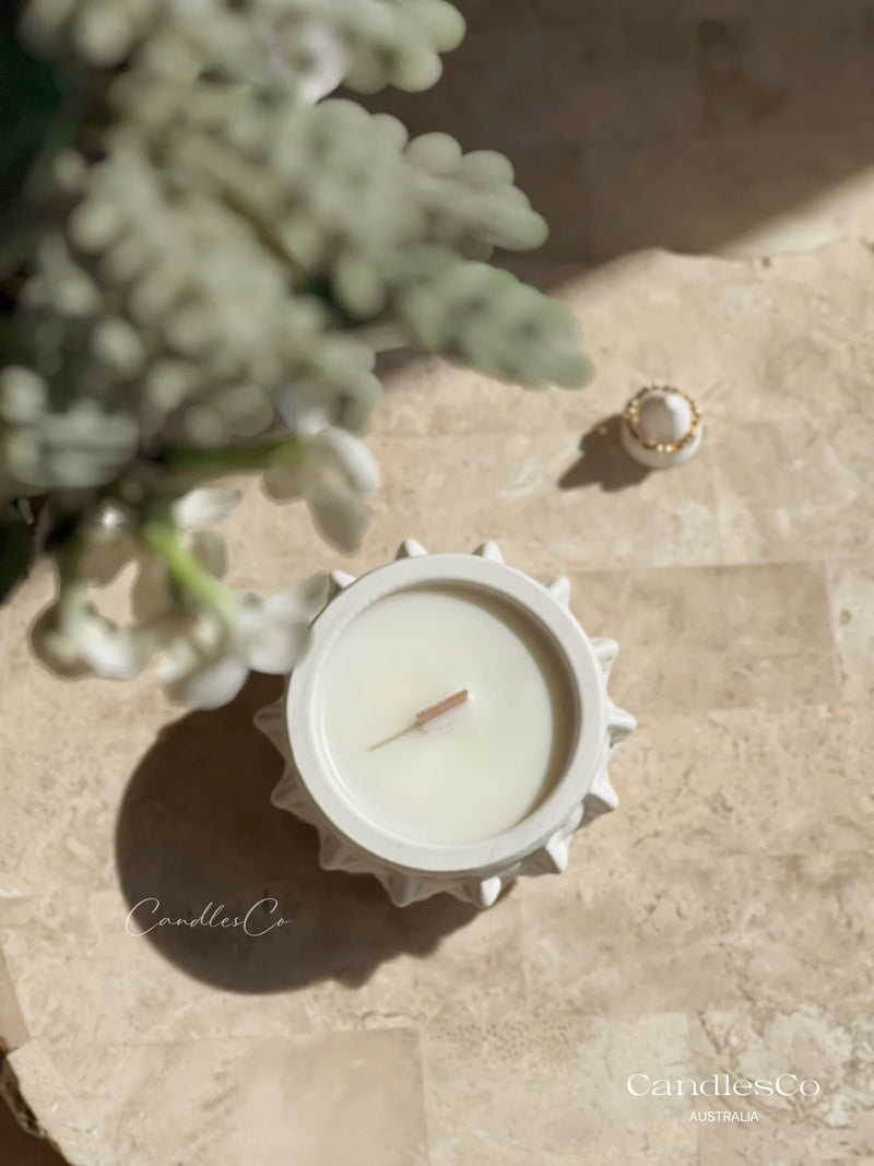 Face Sculpture Vessel - White | Lychee Peony