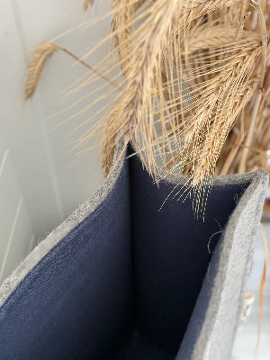 Exquisite Wool Trader Wool Bag Navy Lining