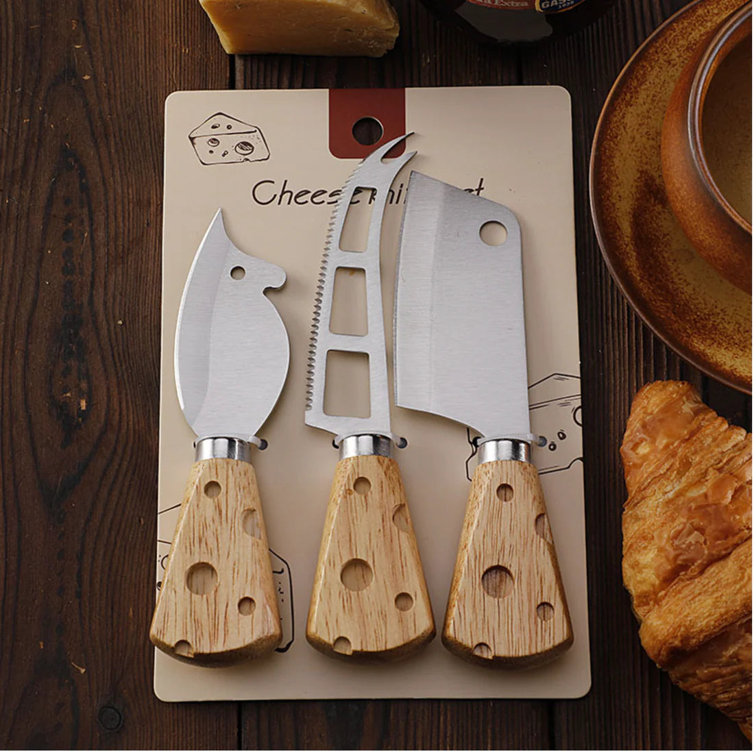 Keaton Cheese Shaped Knife Set | Silver