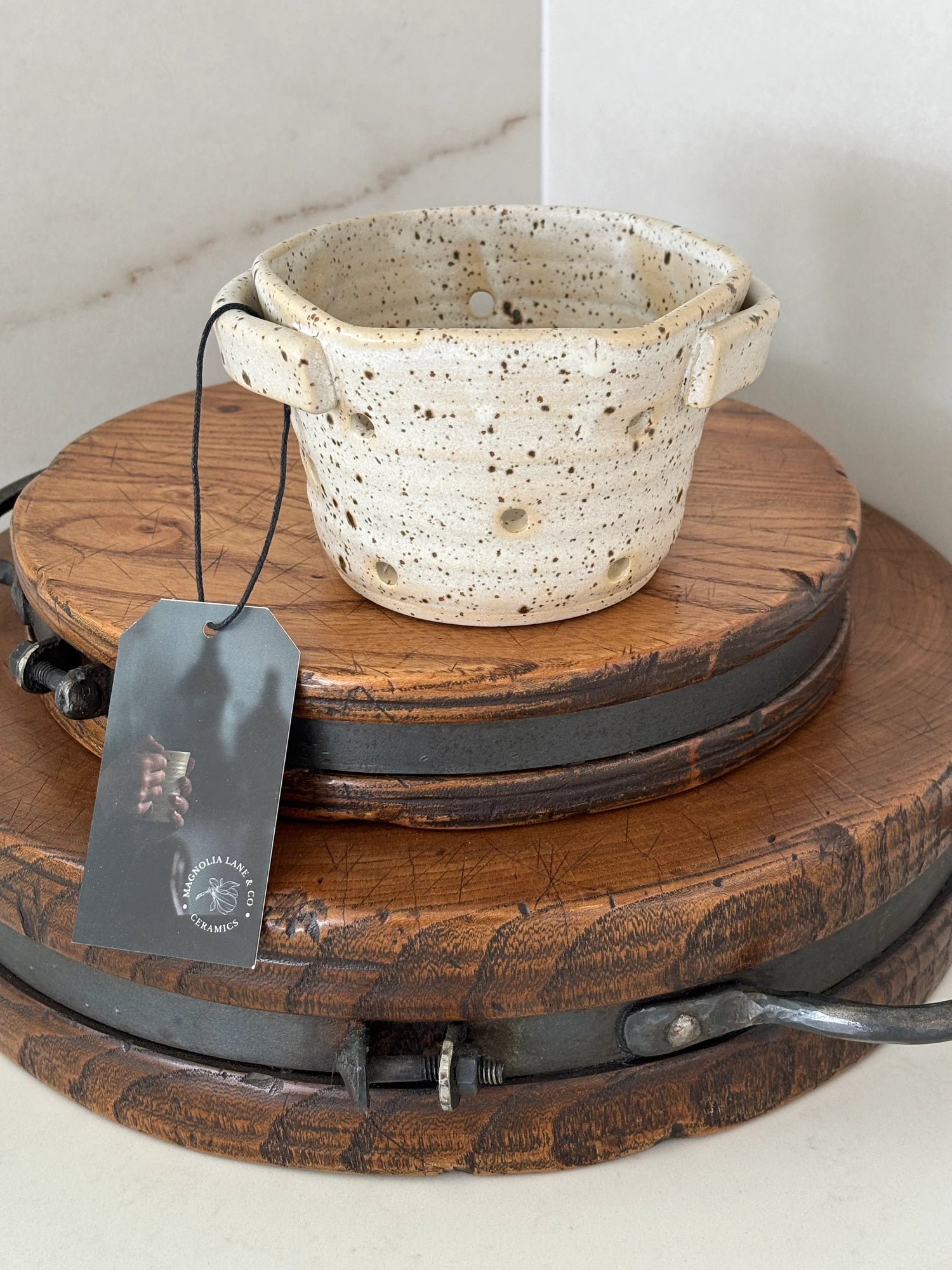 Magnolia Lane | Speckled Berry Bowl