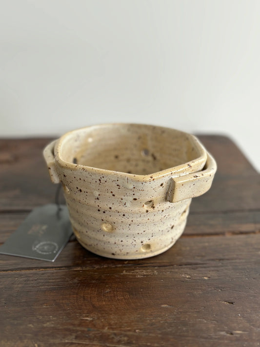 Magnolia Lane | Speckled Berry Bowl