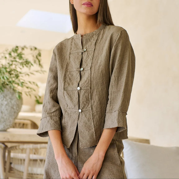 Naturals By O&J Linen Top in Agate 