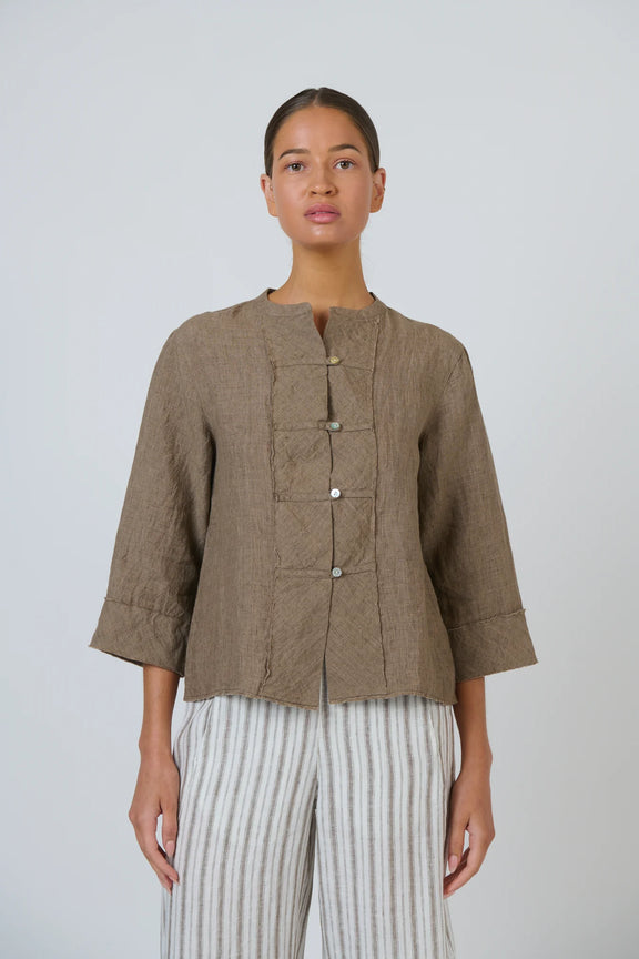 Naturals By O&J Linen Top in Agate 