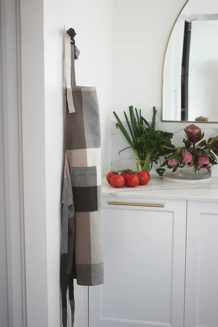 Raine & Humble | Giant Check Apron