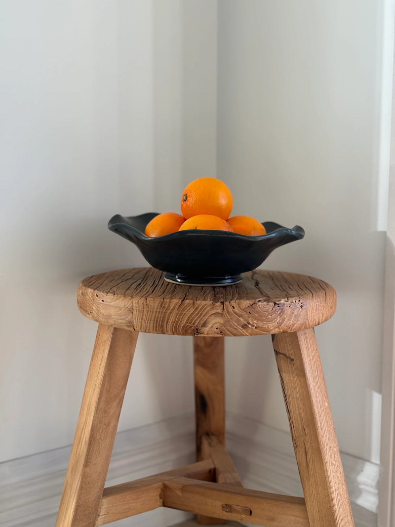 Magnolia Lane Ceramics | Rustic Wave Pedestal - Matt Black