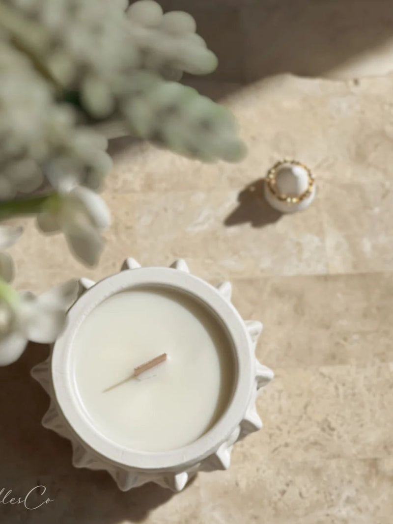 Face Sculptural Vessel - White | Lily of the Valley