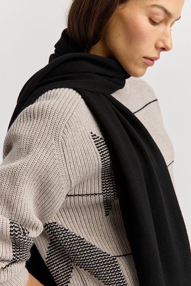 Toorallie Extra Fine Merino Scarf | Black