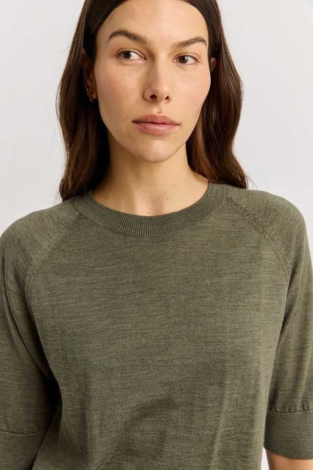 Toorallie Extrafine Raglan Sleeve Top | Kale