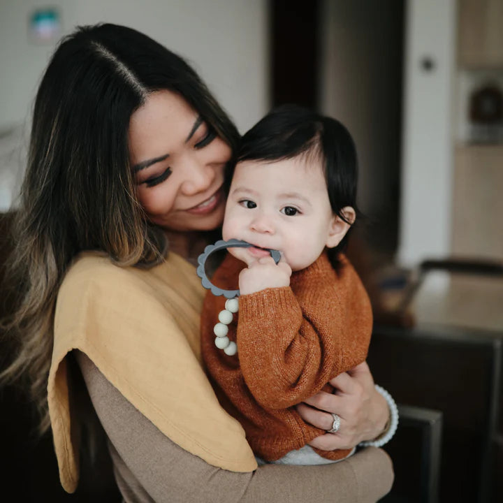 Mushie | Flower Teether Bracelet