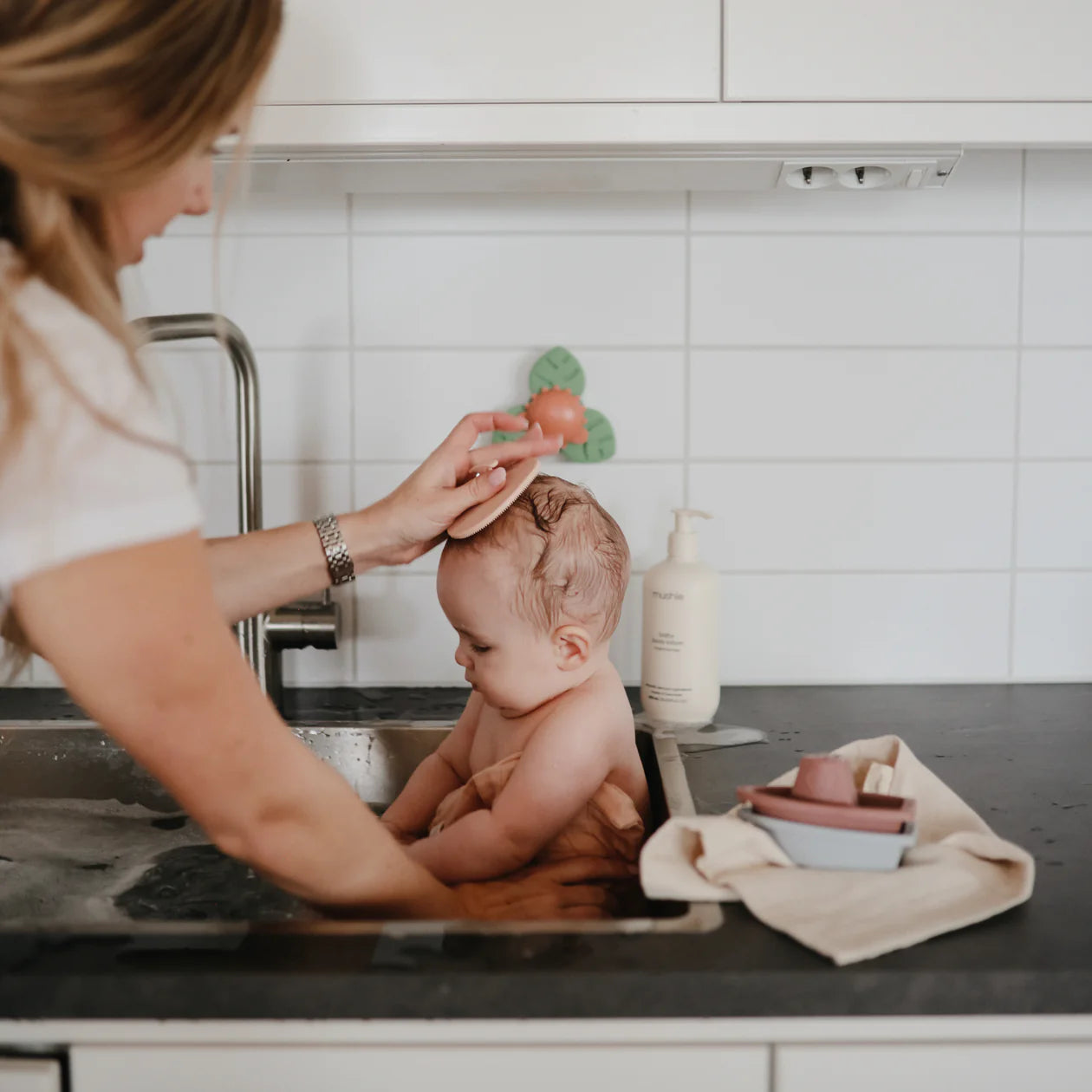 Mushie | Cradle Cap Brush